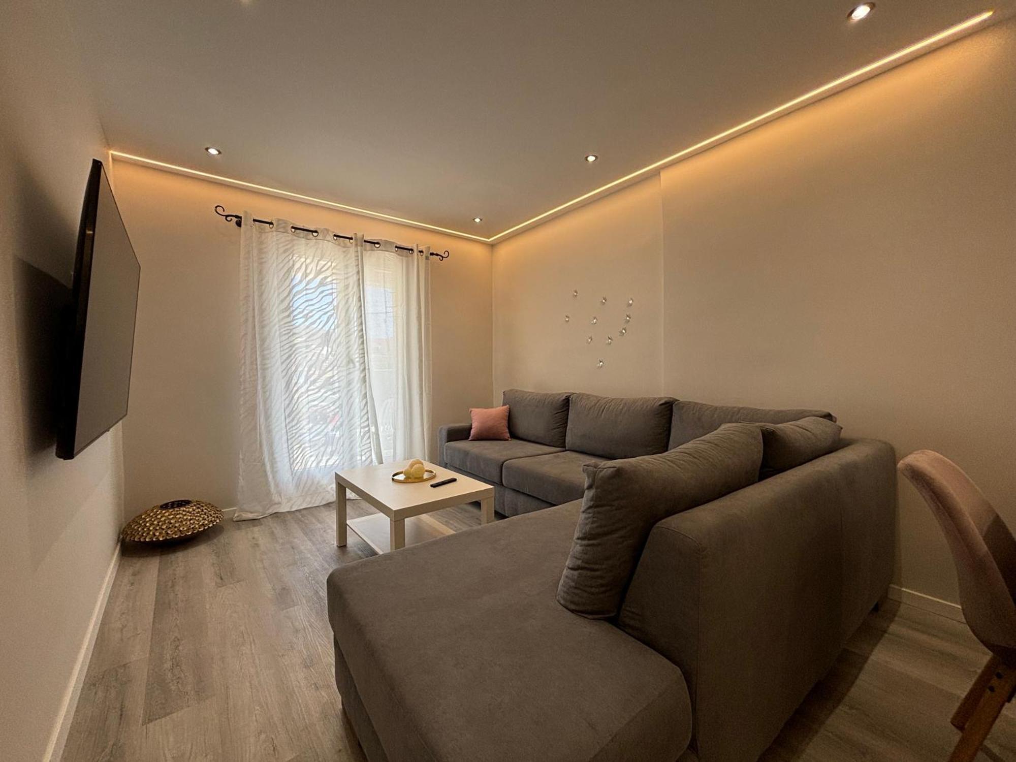 Mayflower Apartments Касиопи Екстериор снимка