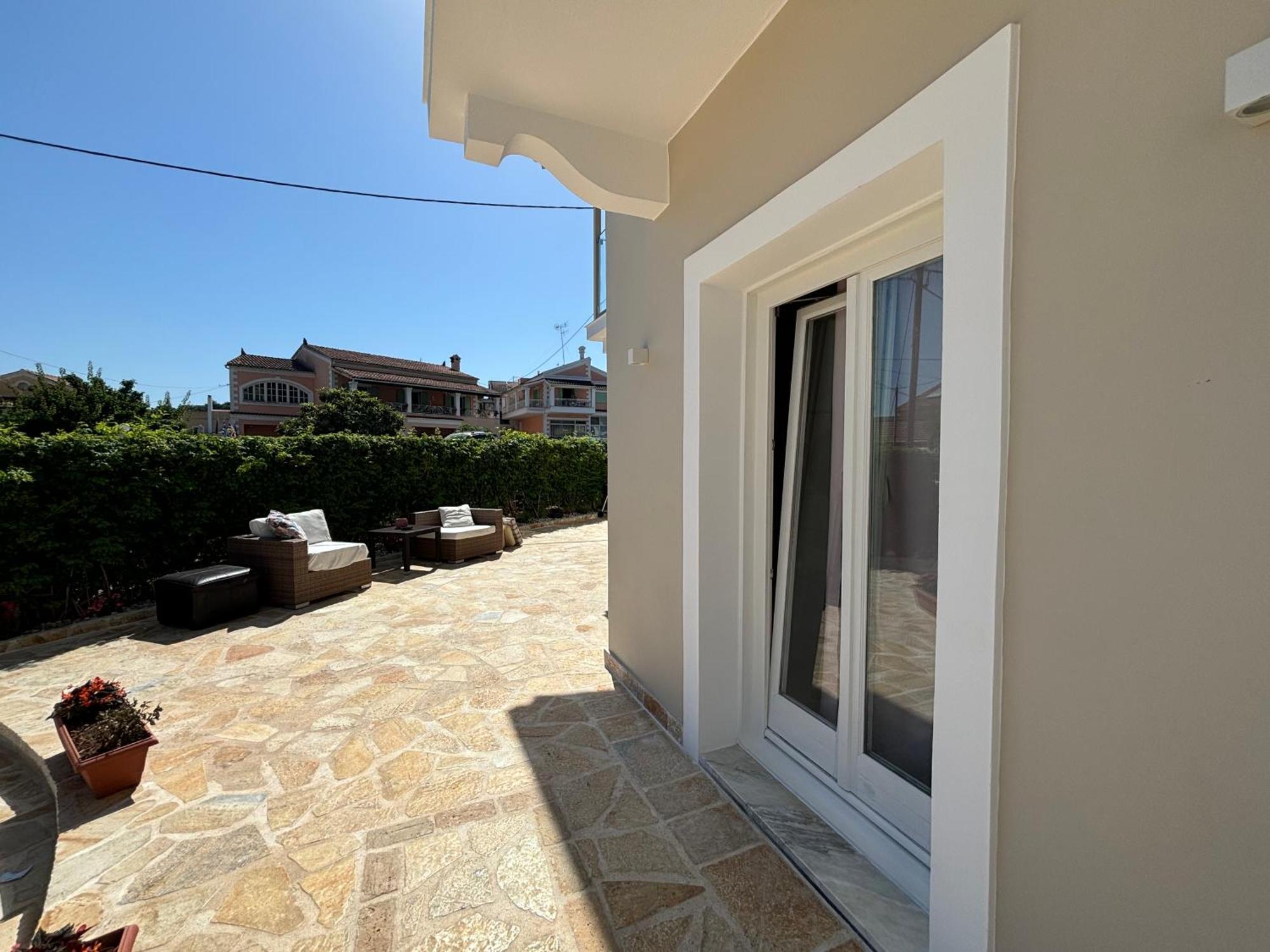 Mayflower Apartments Касиопи Екстериор снимка