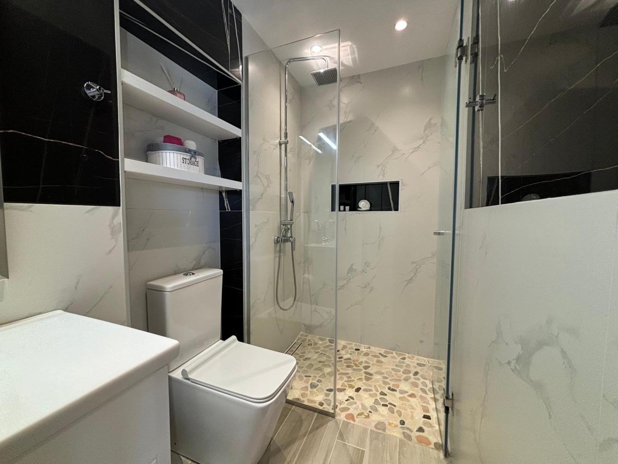 Mayflower Apartments Касиопи Екстериор снимка