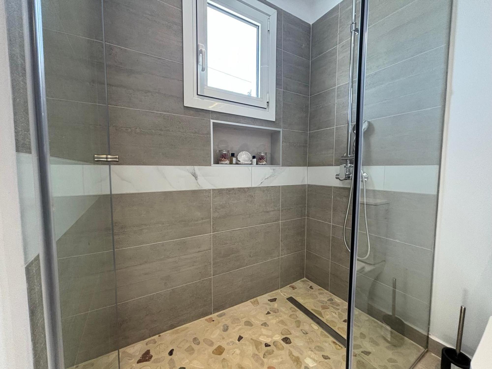 Mayflower Apartments Касиопи Екстериор снимка