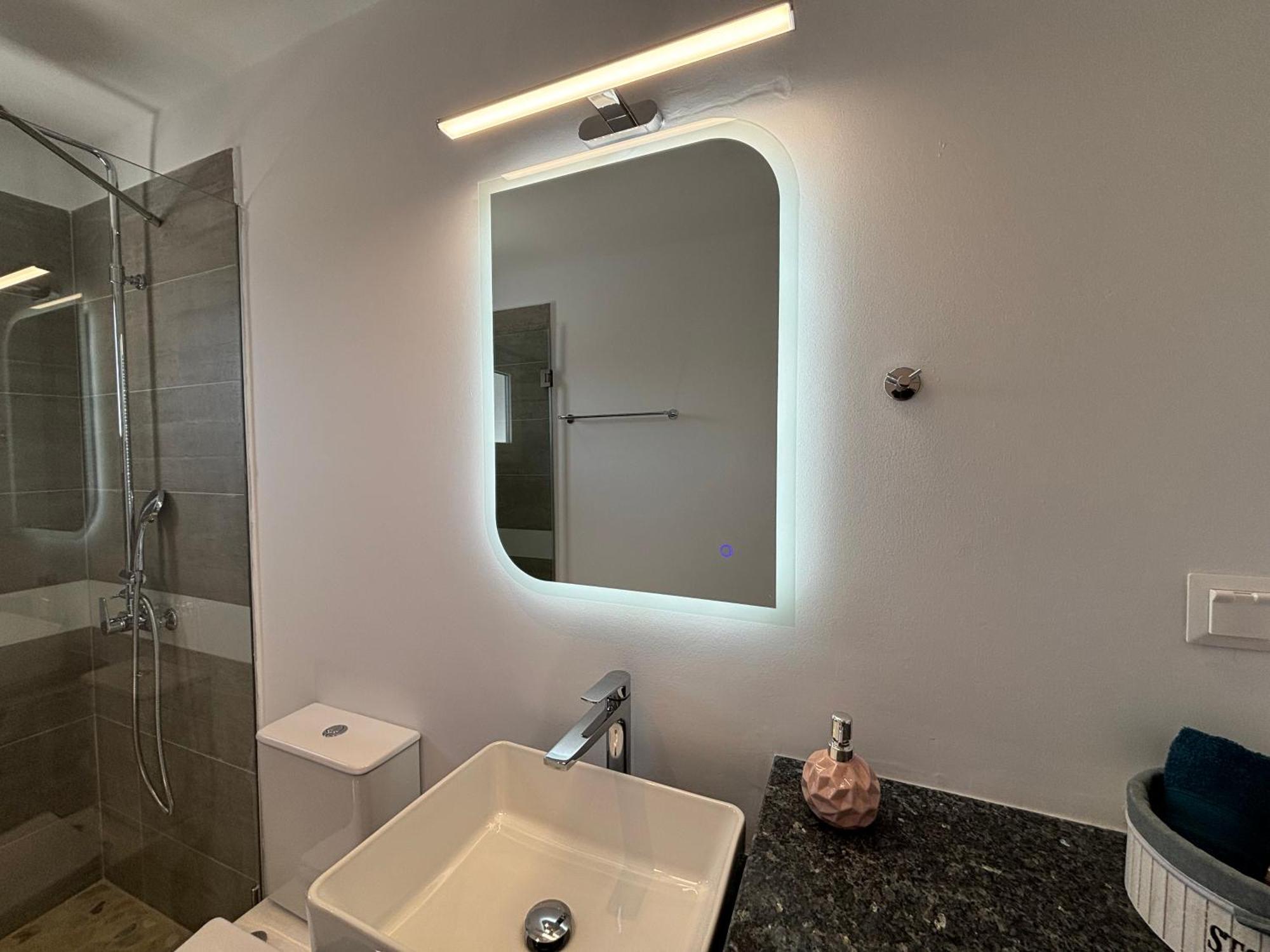 Mayflower Apartments Касиопи Екстериор снимка