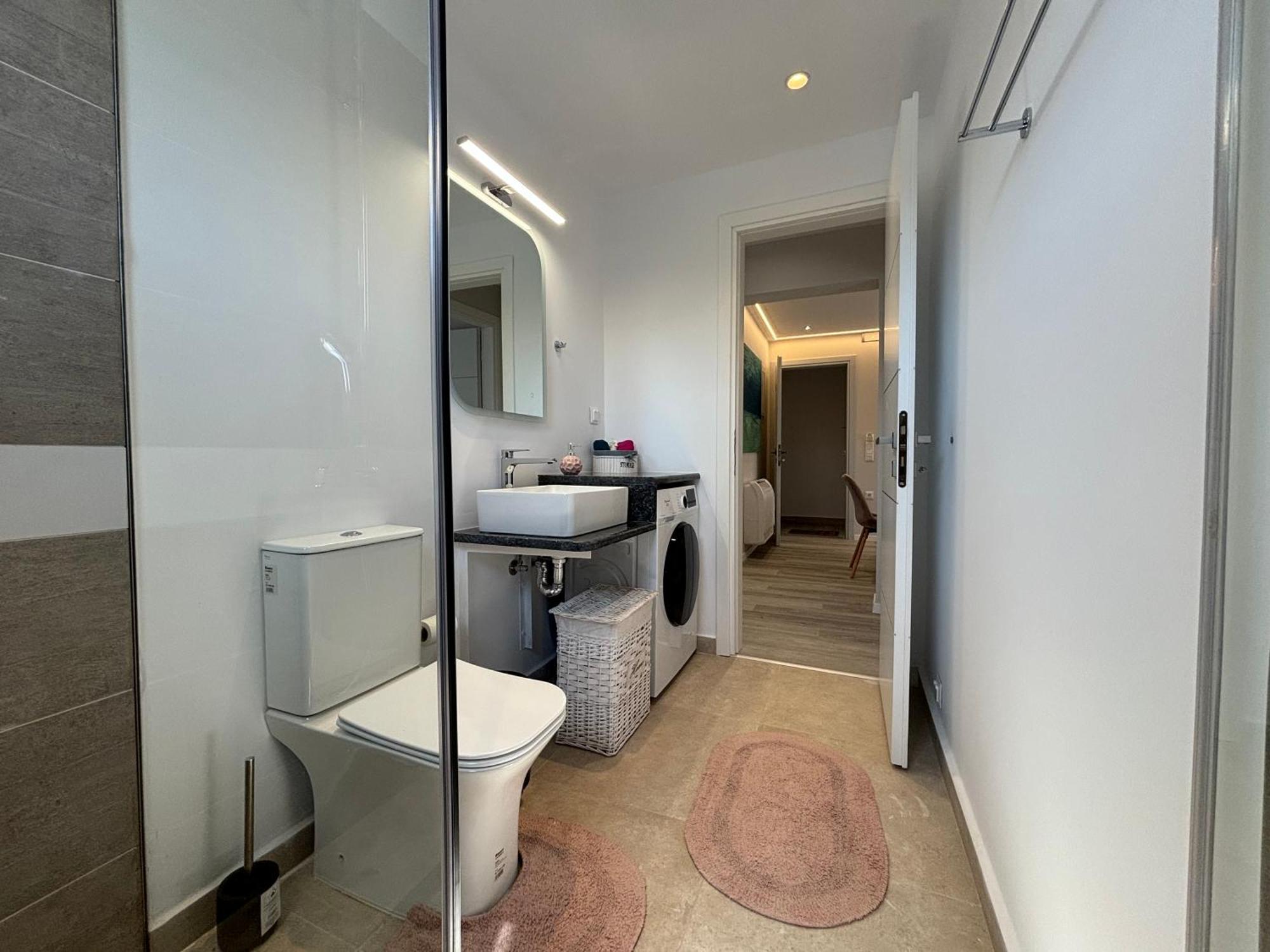 Mayflower Apartments Касиопи Екстериор снимка