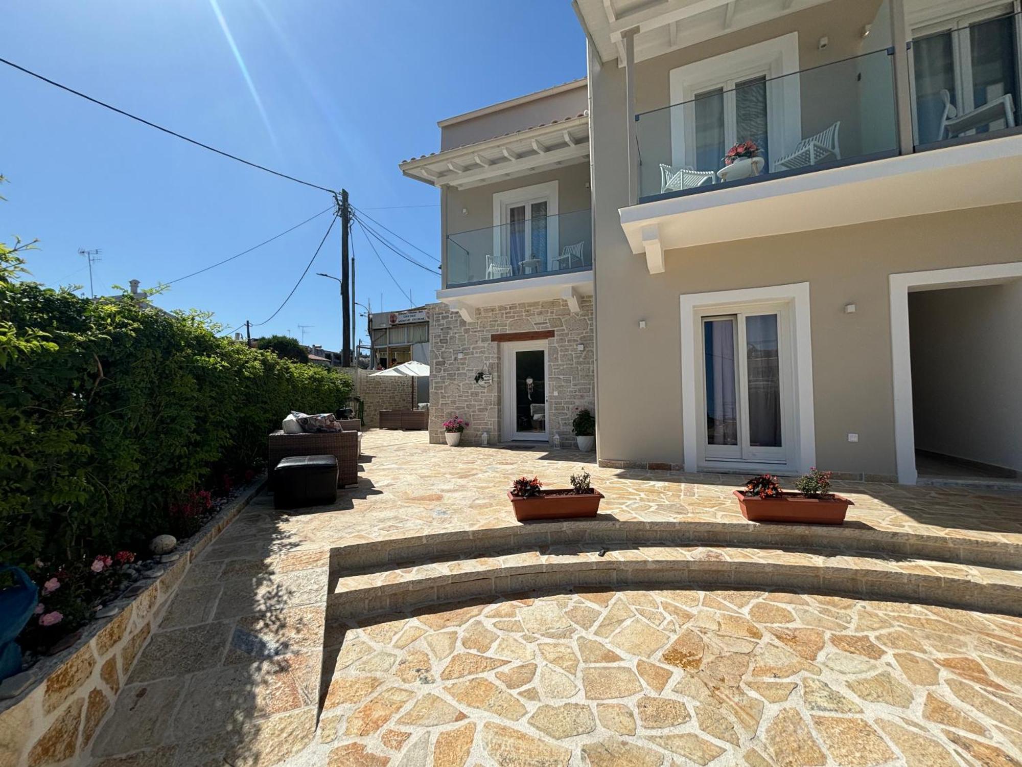 Mayflower Apartments Касиопи Екстериор снимка