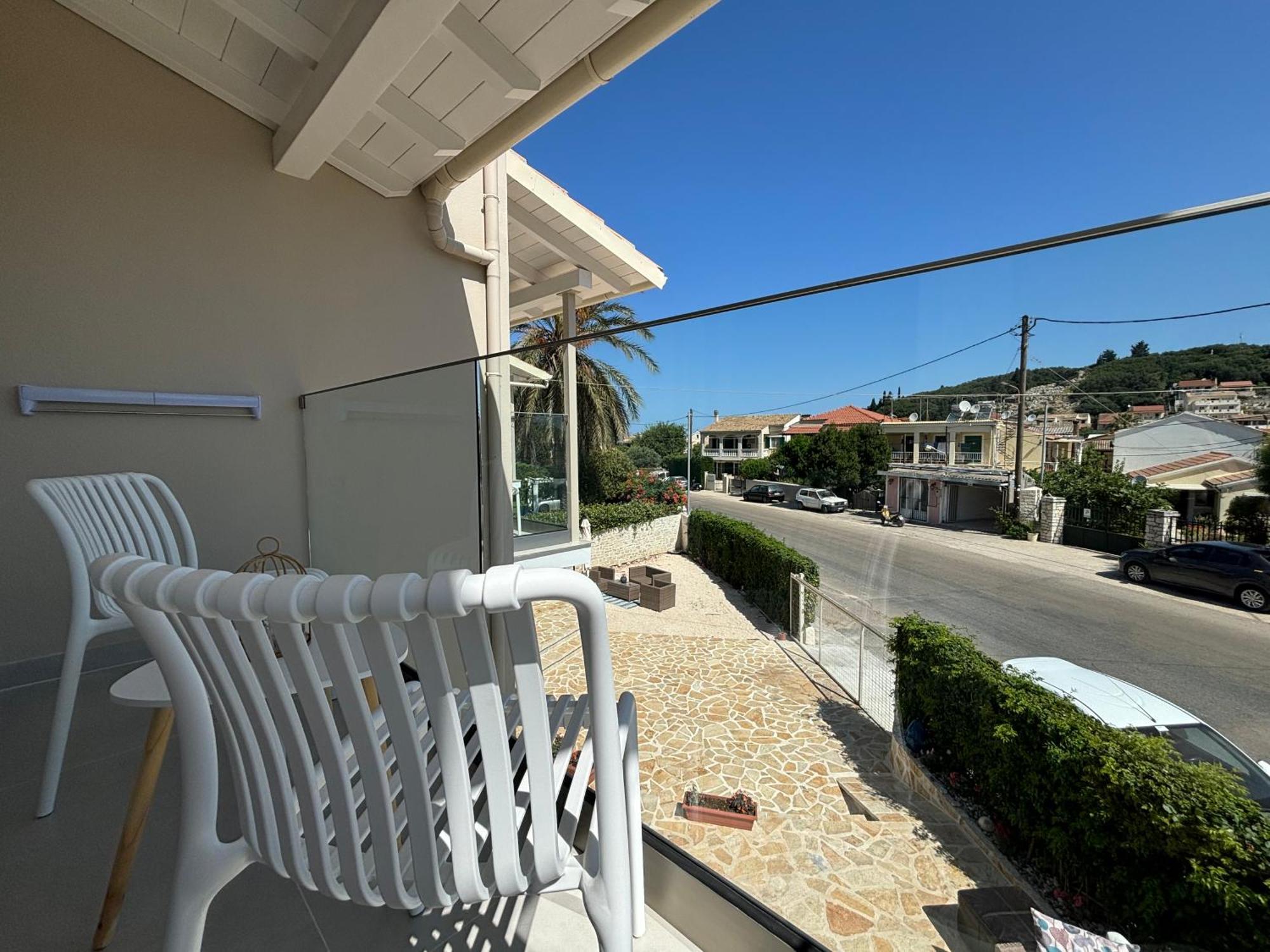 Mayflower Apartments Касиопи Екстериор снимка